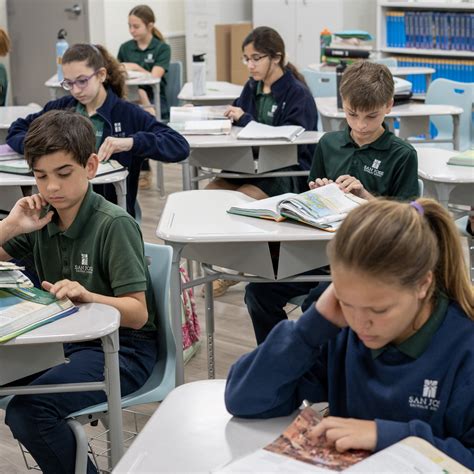 San Jose Catholic School .